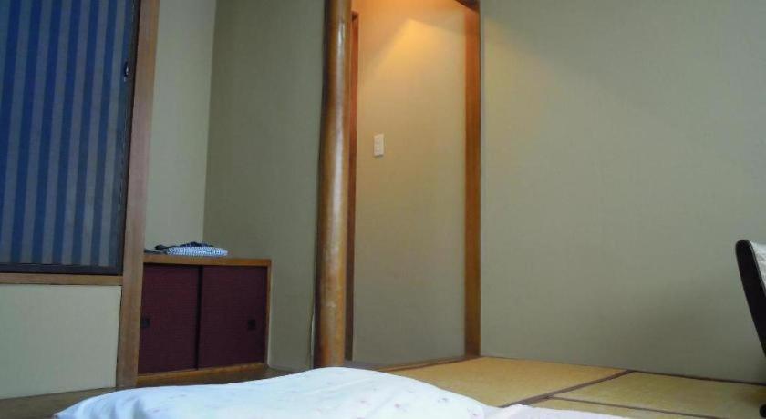 Eishinkan Hotel Tokio Buitenkant foto